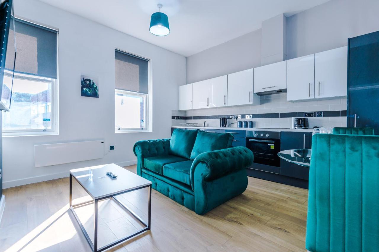 Stylish Centre - Near Shops & Bars *